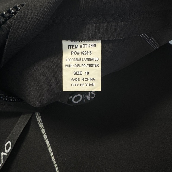 Overton’s Women’s Black & Gray Wet Suit  Size 10 - Picture 4 of 9